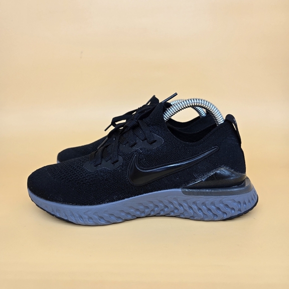 Nike Epic React Flyknit 2 Black Anthracite Women's Running Shoes Size 6 - Picture 1 of 8